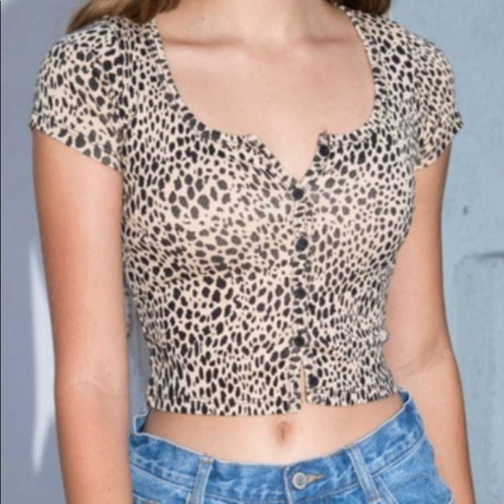 Brandy Melville cheetah print Zelly tee